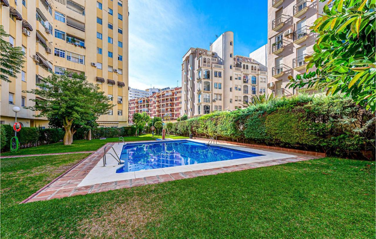 4 Bedroom Nice Apartment In Торемолинос Екстериор снимка