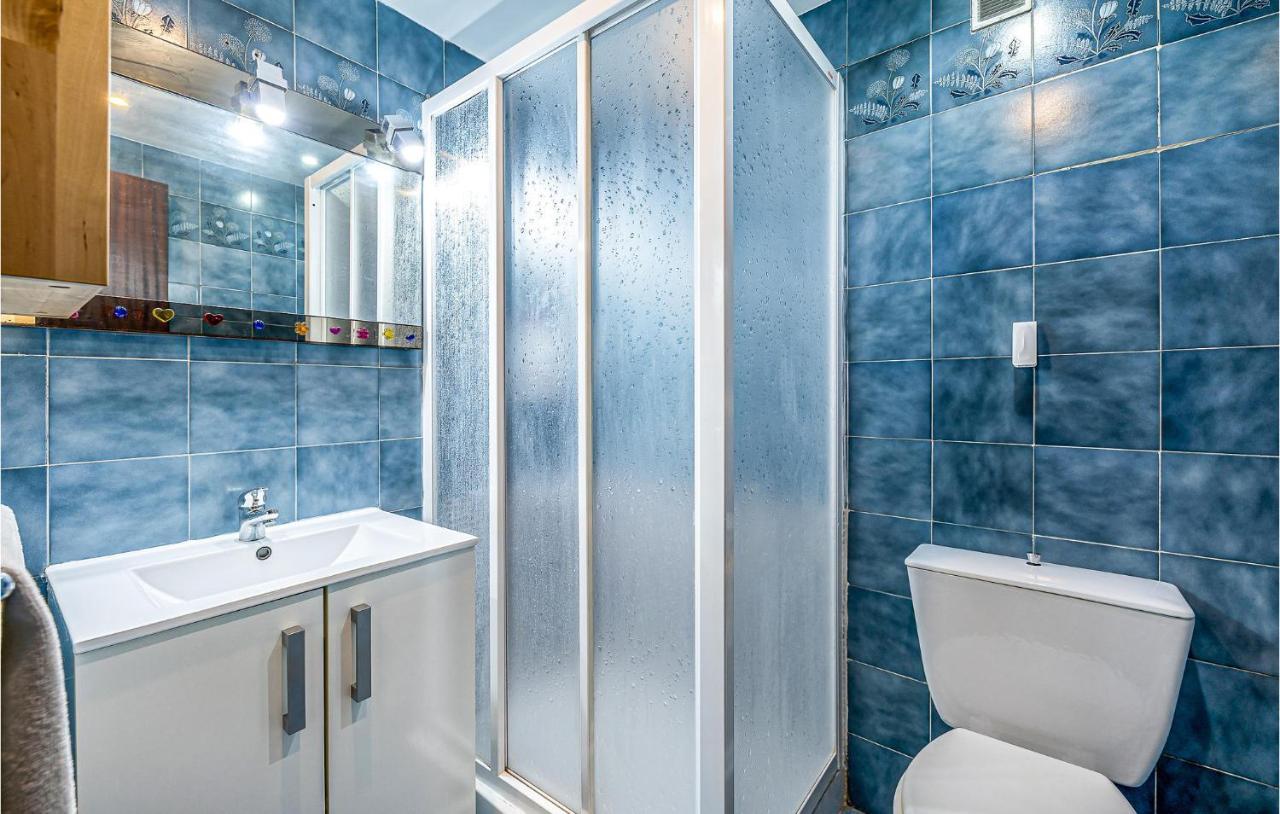 4 Bedroom Nice Apartment In Торемолинос Екстериор снимка